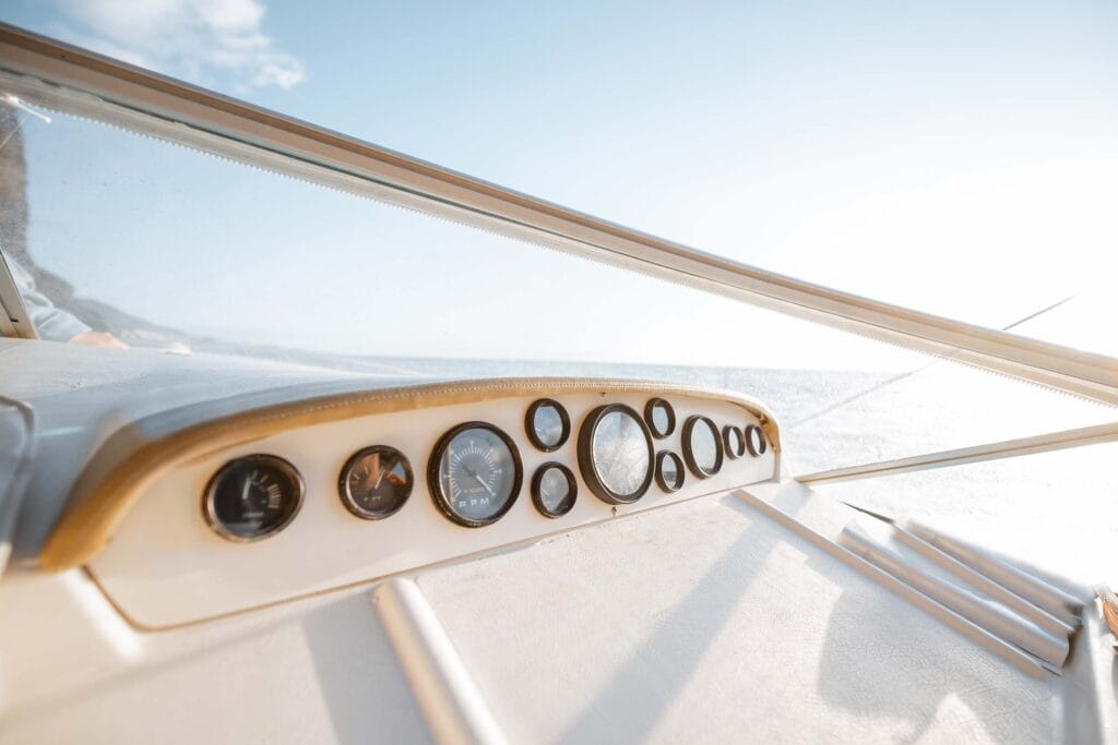 yacht-dashboard-6QWZ3NZ.jpg
